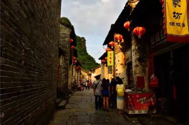 你们当地婚礼都有哪些特别的习俗？